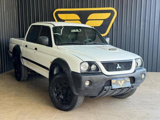 MITSUBISHI L200 2.5 SPORT 4X4 CD 8V TURBO DIESEL 4P MANUAL MITSUBISHI L200 2.5 SPORT 4X4 CD 8V TURBO DIESEL 4P MANUAL